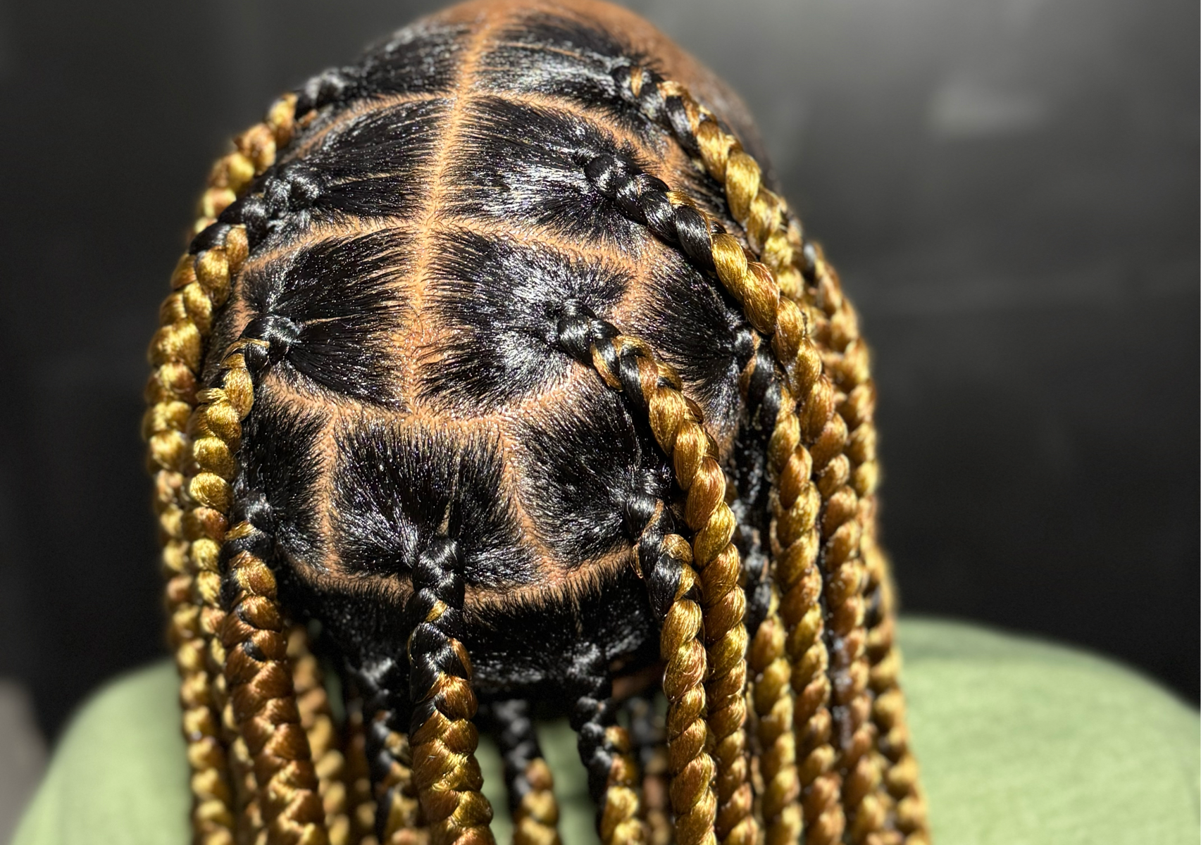 Large Knotless (waist)