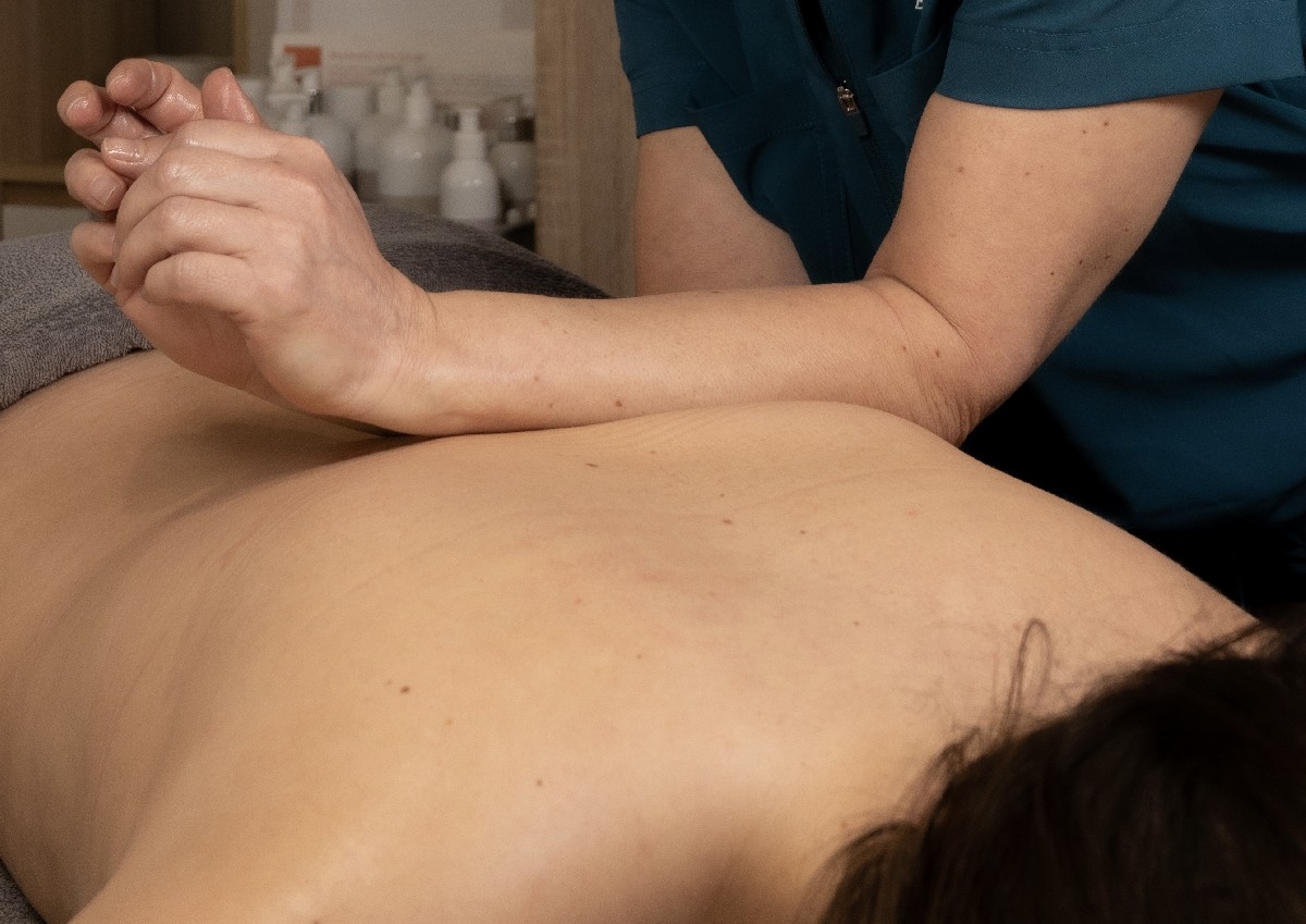 Monu luxury thermal back treatment