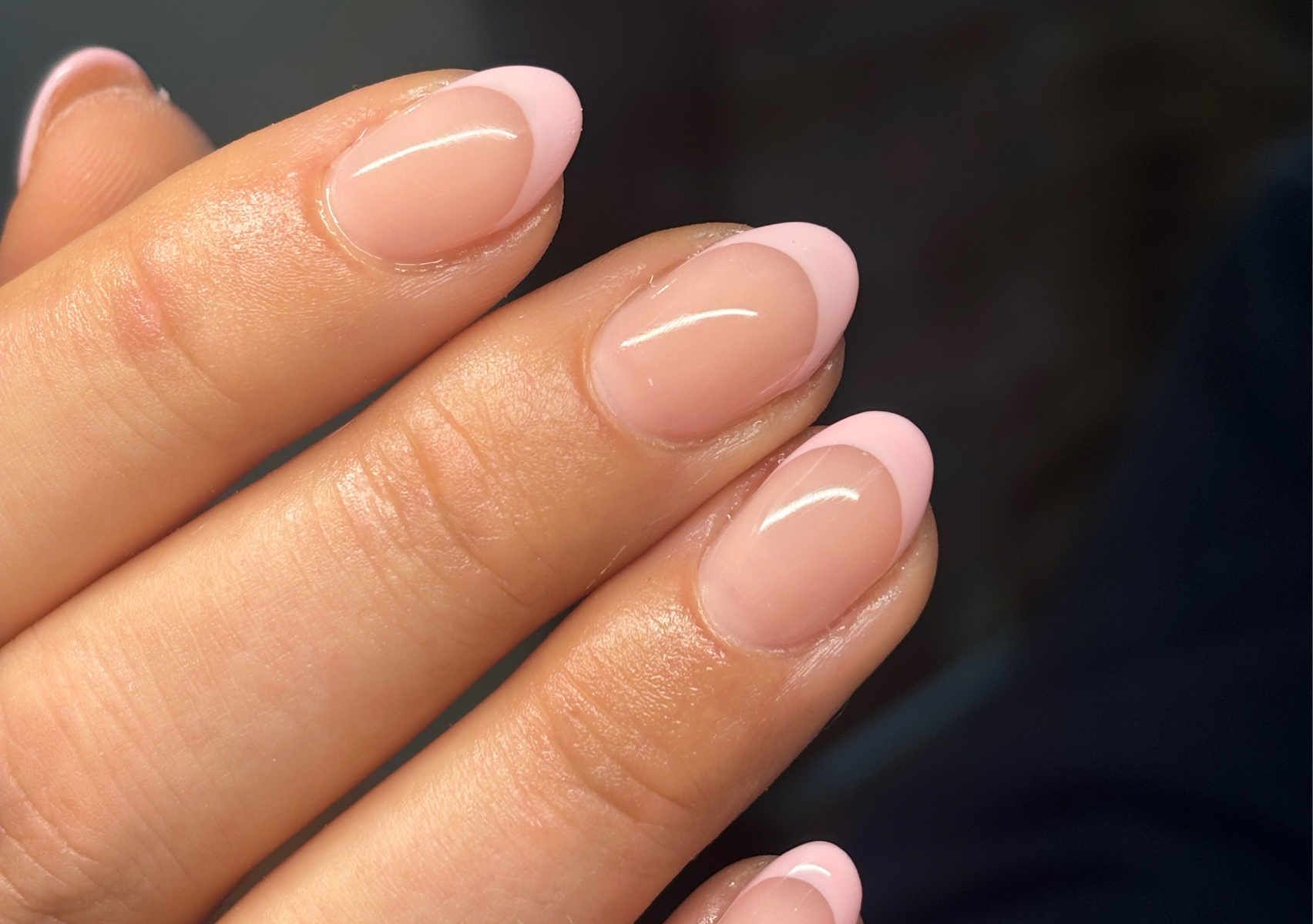 Minimal nail art