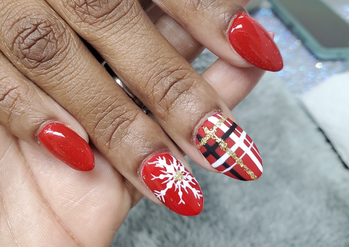 Detailed nail art (2 nails) 