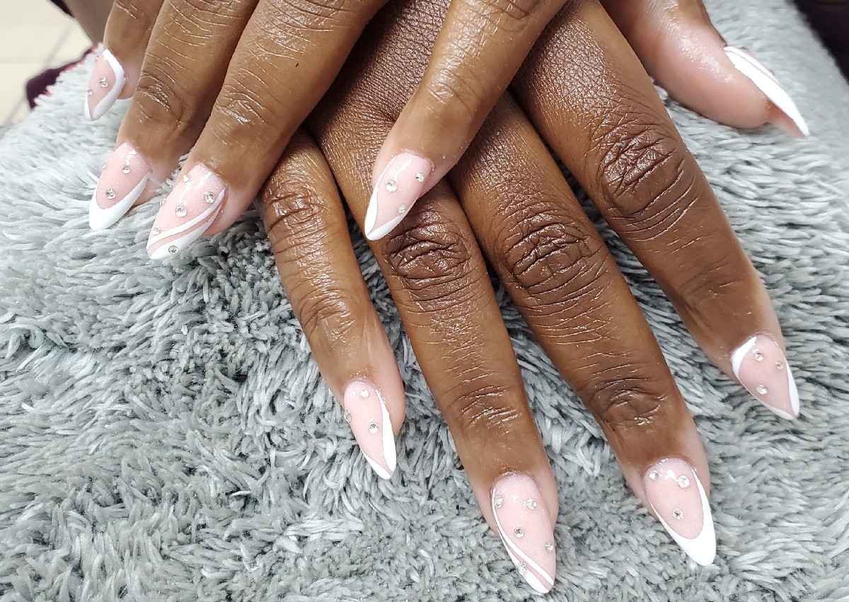 A sprinkle of bling (all 10 nails) 