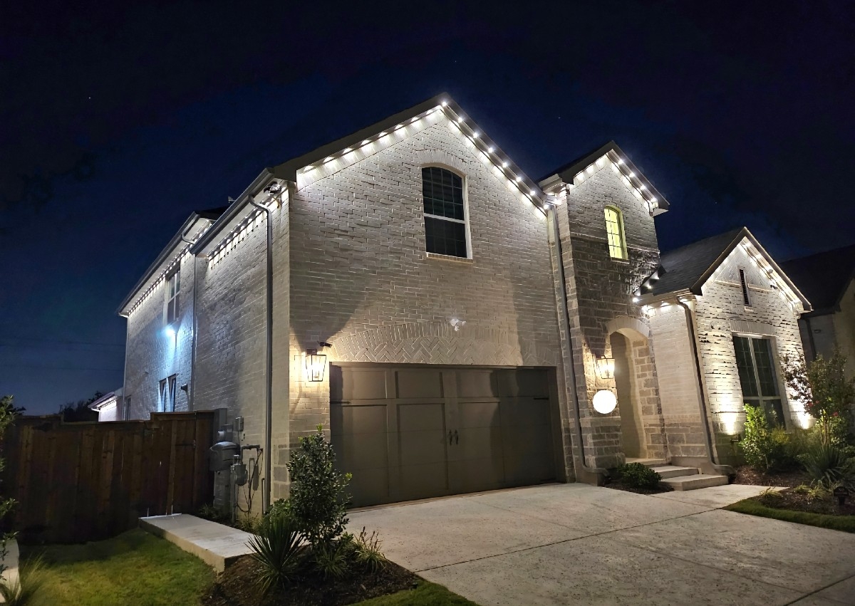 Smart Outdoors Permanent Lighting