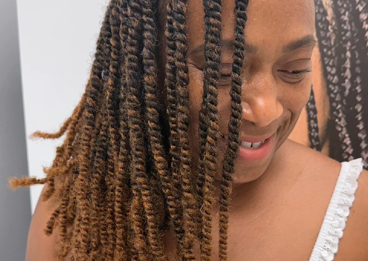 X-tra Small Twist Installation ( Hair included)
