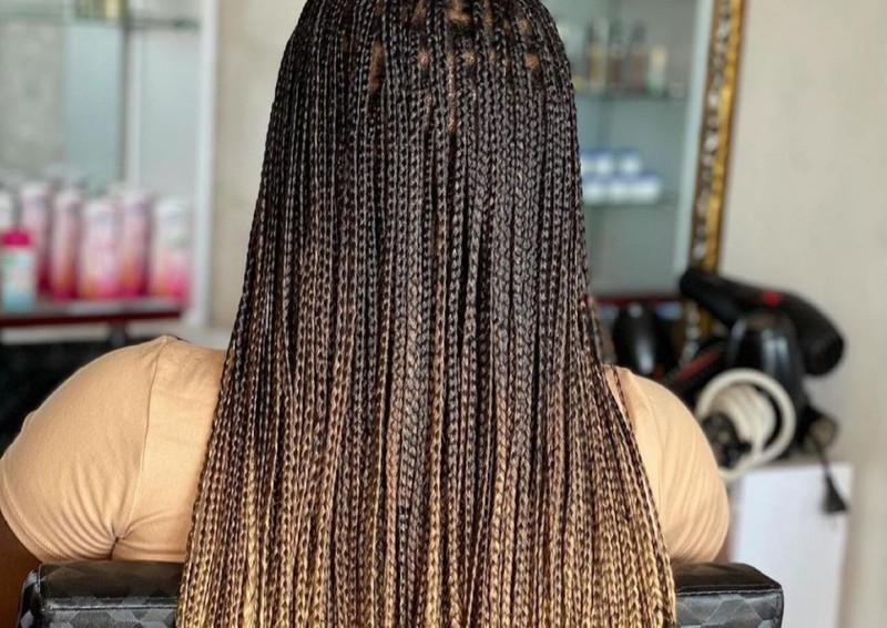 French Curls Knotless (Smed/Med)