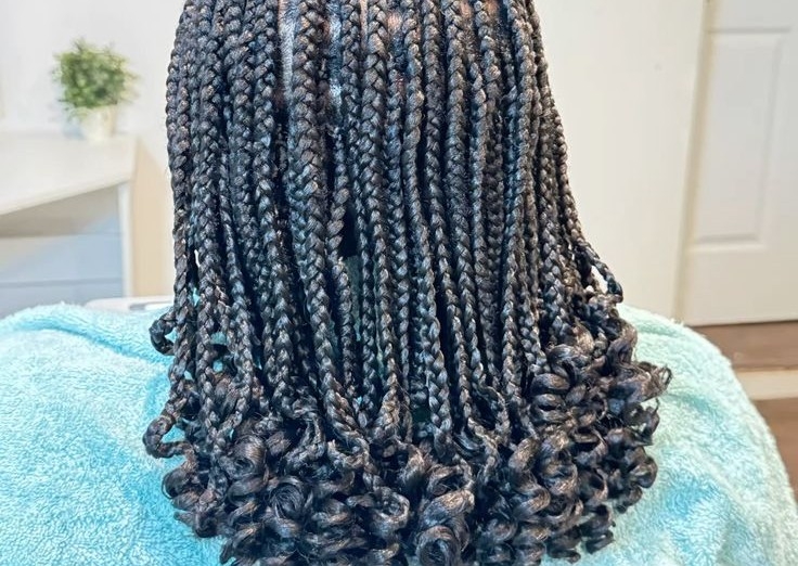 Bob Knotless + Curly Ends