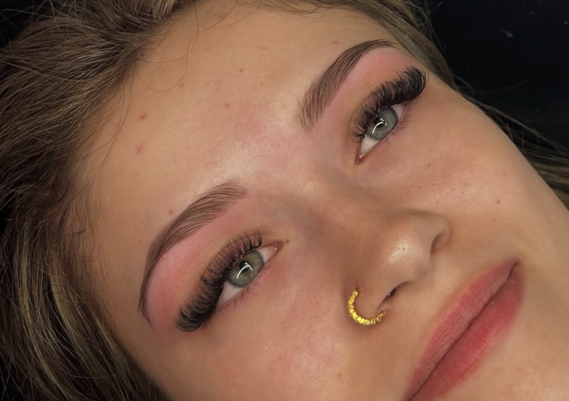 Hybrid Lash Extensions 🤍