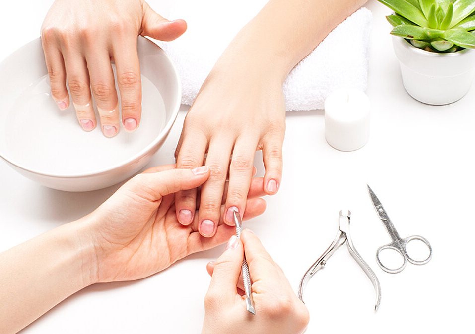 👨🏽‍💼/👩🏽Manicure