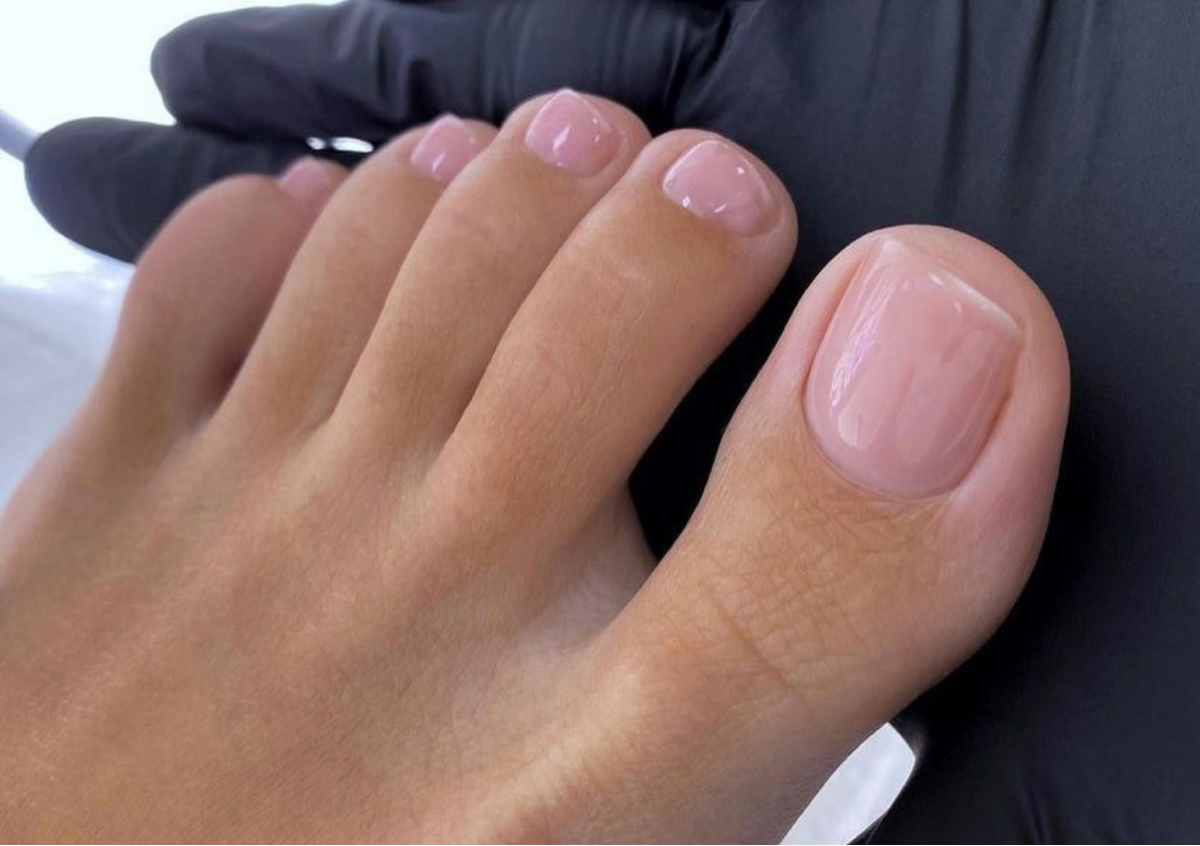 Bright Moon: Basic Pedicure