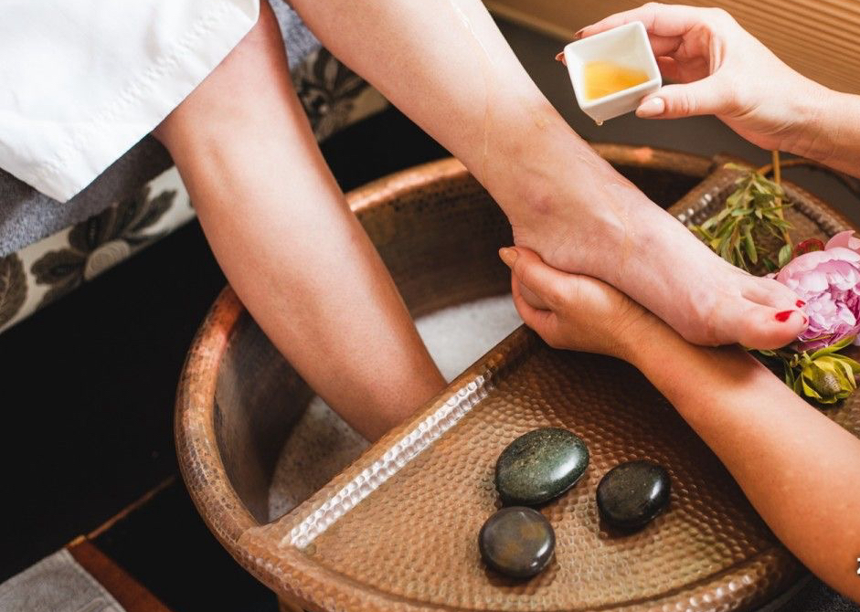 Stone Moon: Hot Stone Pedicure