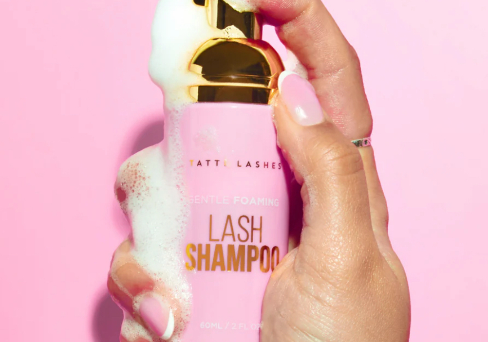 Lash shampoo