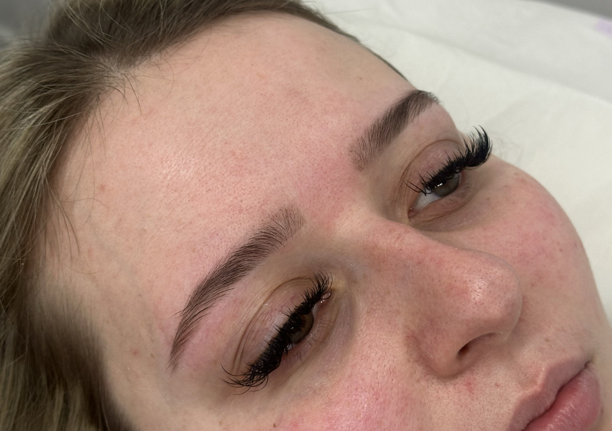 Brow wax and tint 
