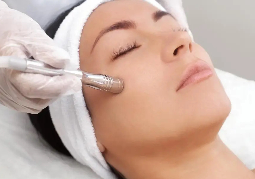 Limpieza profunda + microdermabrasion 
