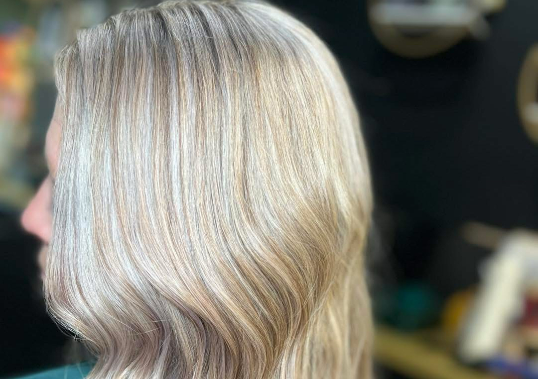 Icy🧊 Snowflake❄️ Blonde 👩‍🦳