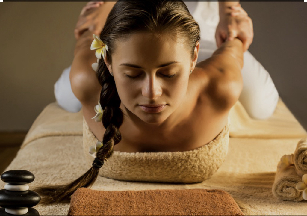 Personalized Holistic Massage – Signature Experience
