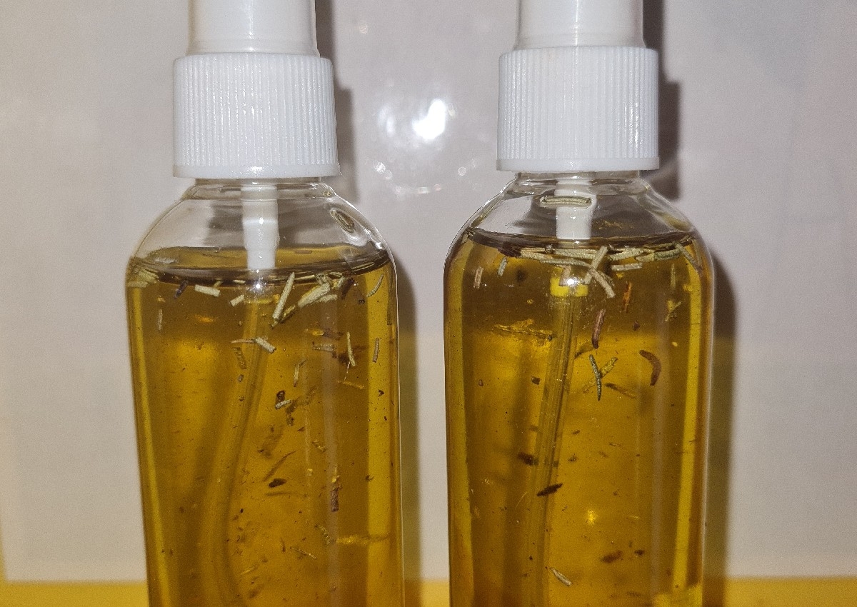 Rosemary and clove hair oil