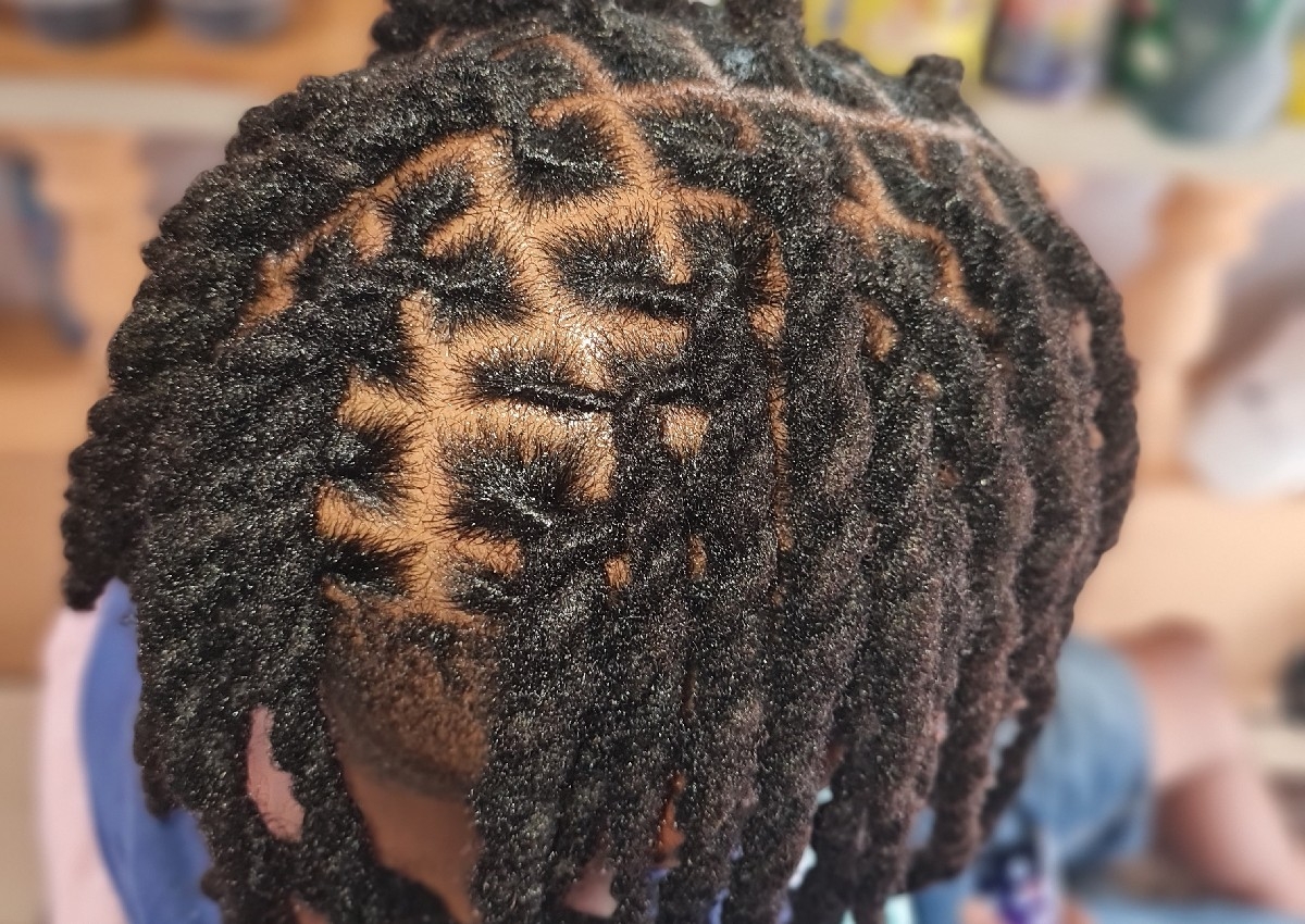 Loc grooming with (strand repairing)