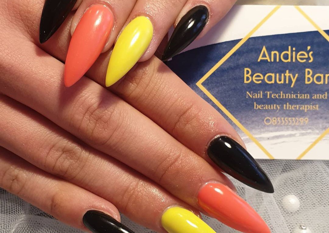 Gel extensions (block colour) 