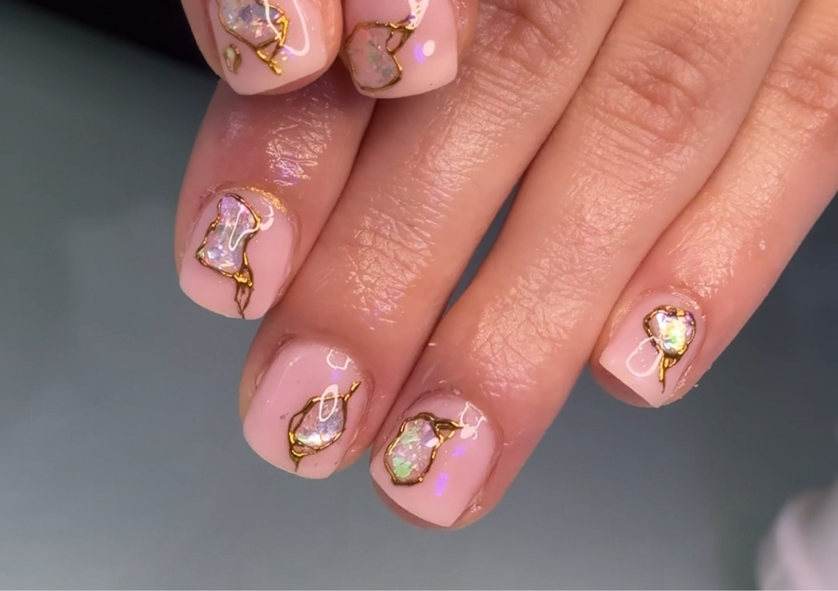 Gel manicure plus design