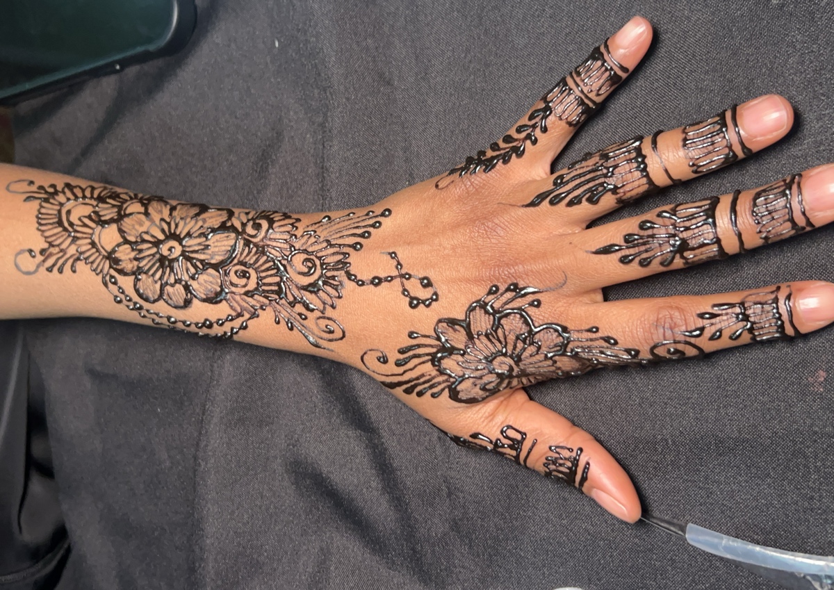 Mid Length Black/ Red Henna