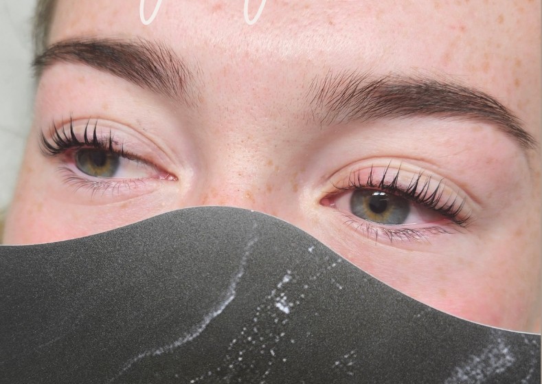Korean Lash Lift & Tint (2/5)