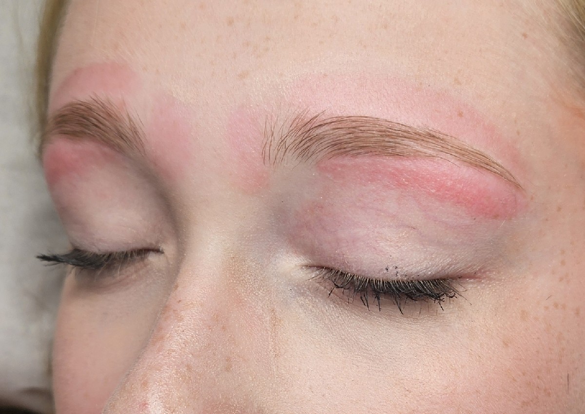 Brow Wax (2/2)