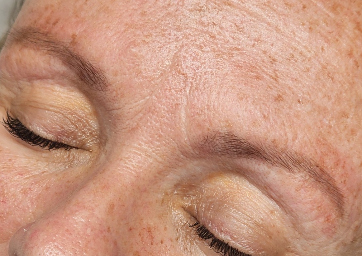 Brow Wax & Tint (1/2)