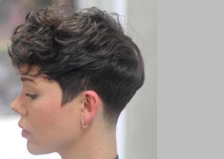 Women's Straight Hair Taper Cut