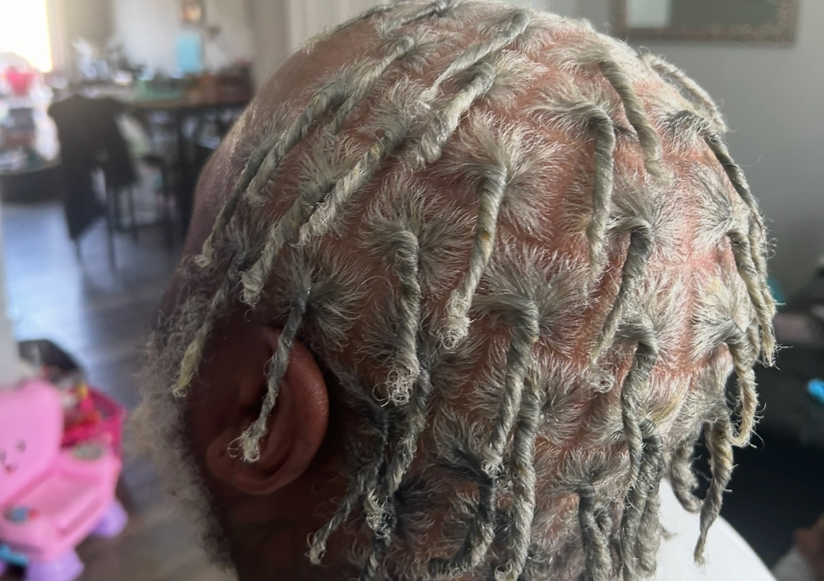 Starter Locs | ABOVE EAR  (2/2)