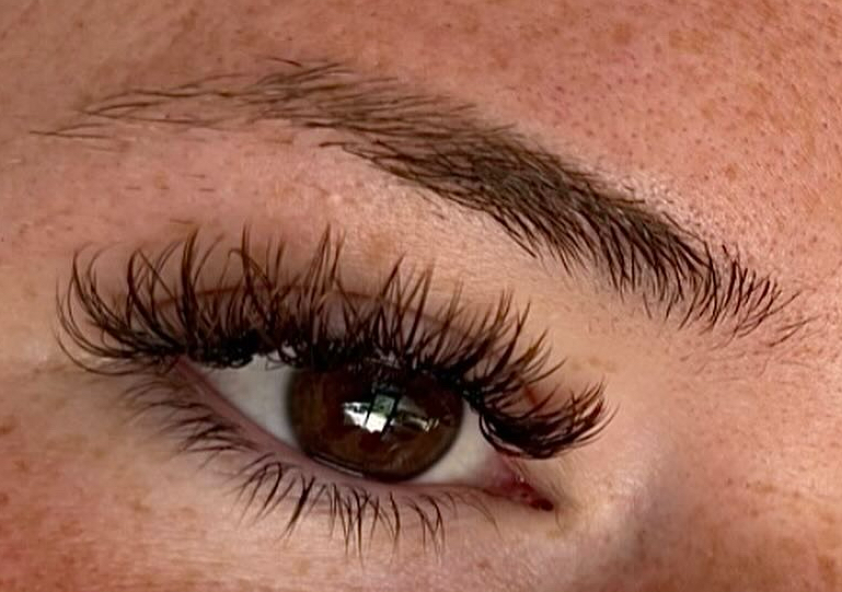 Brown Lash Extensions 
