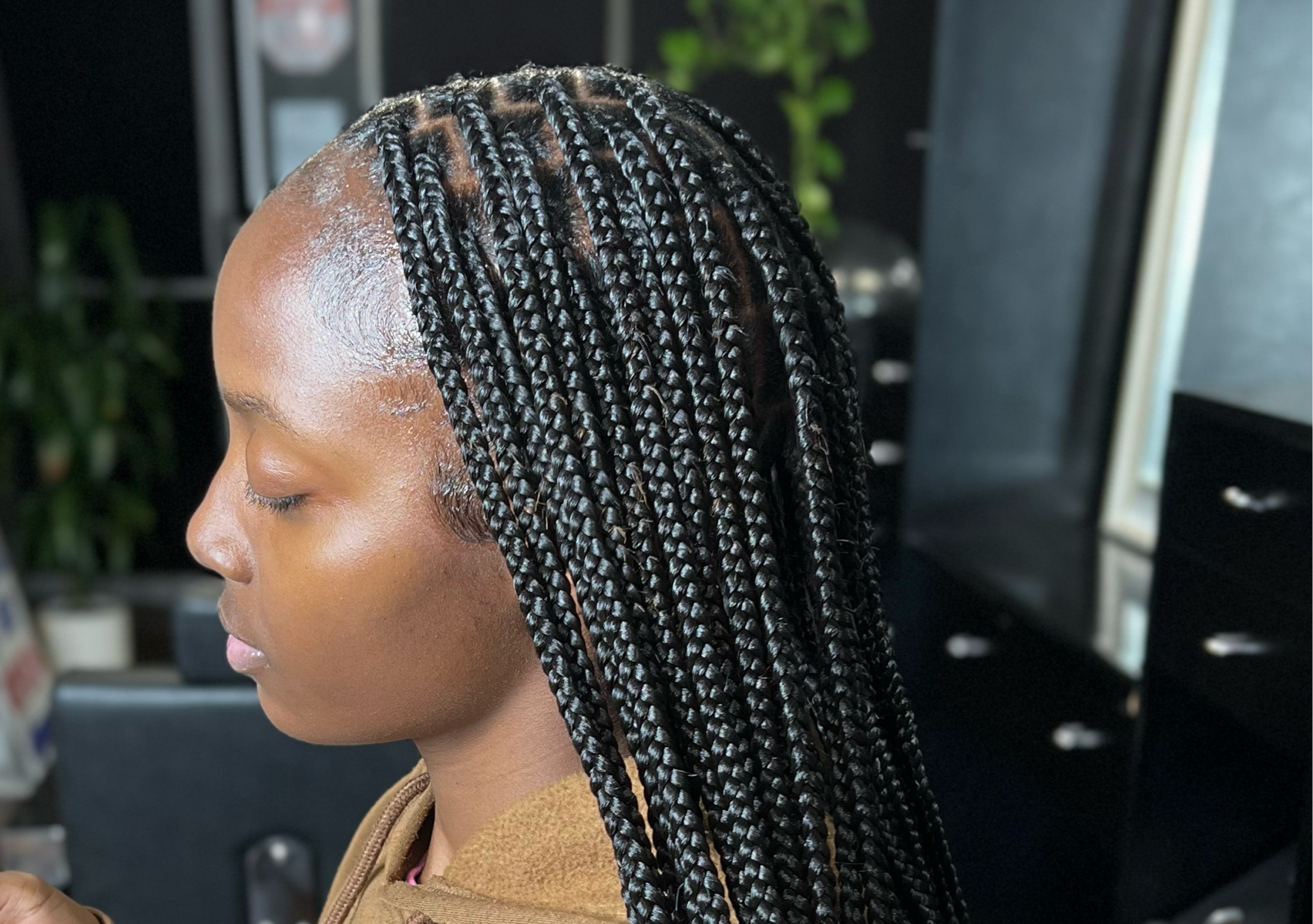 Med. Knotless braids