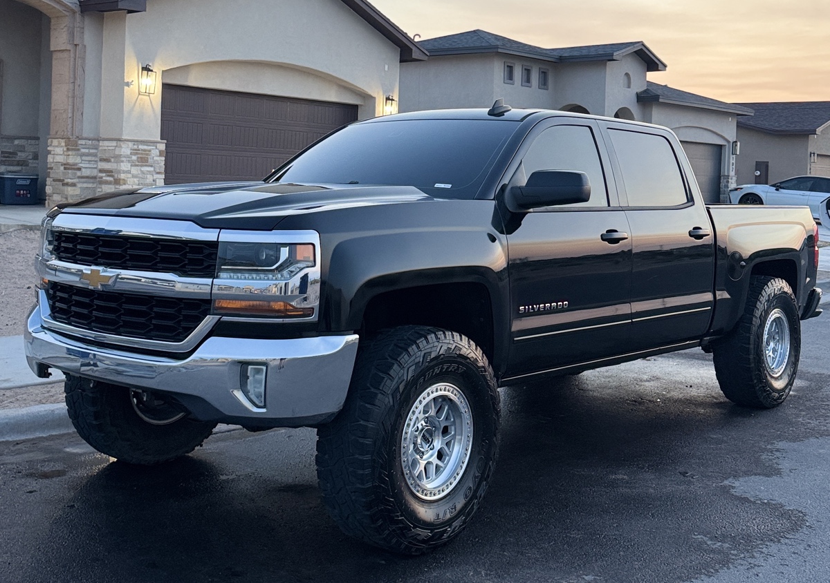 Full Standard Detail Medium Vehicle