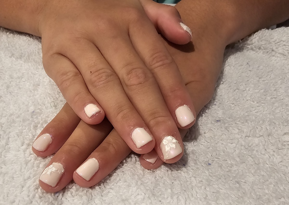 Kids manicure Age 5 Only 