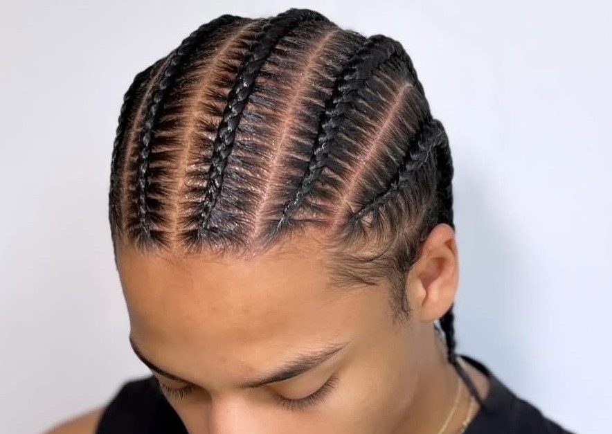 Tresses collées free style si côtés non rasés