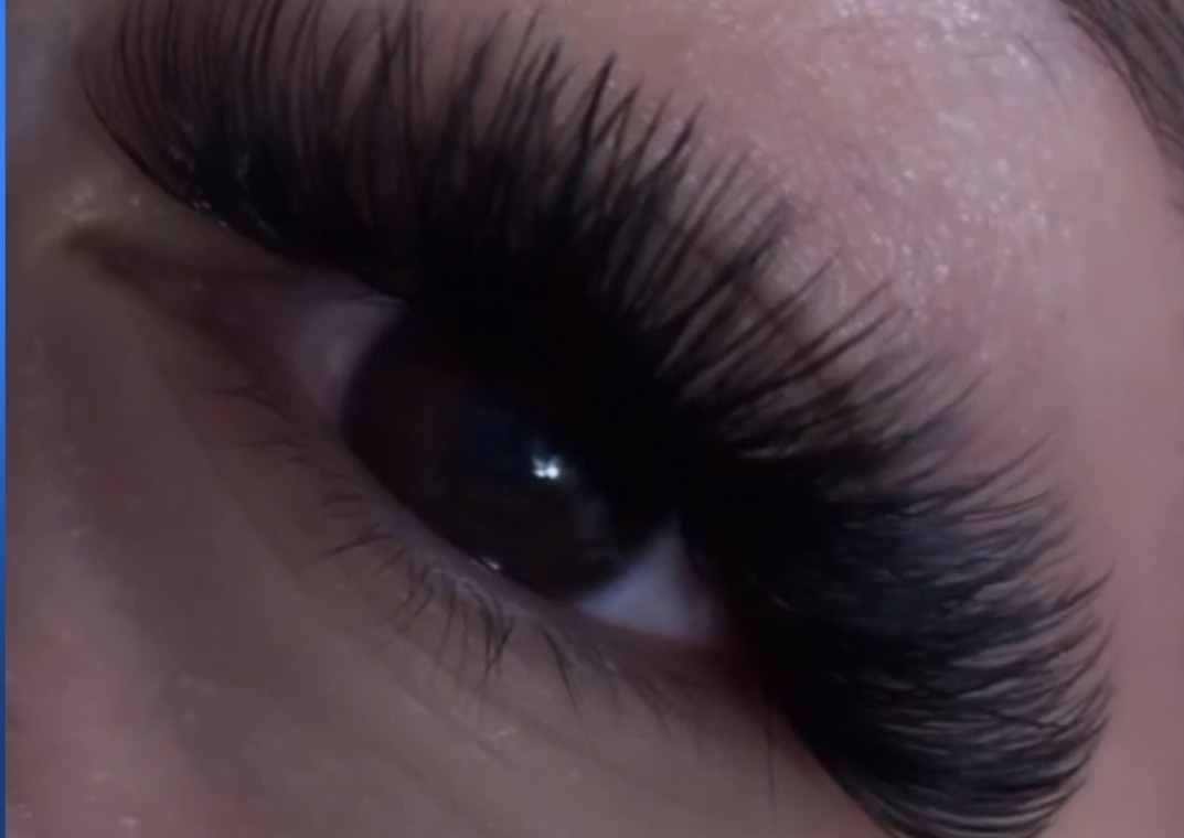 Volume lashes