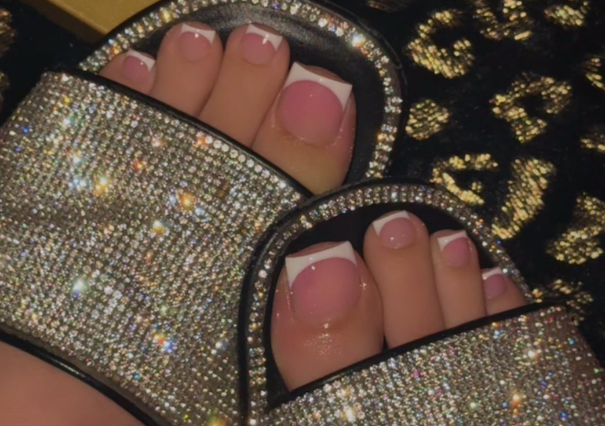 Acrylic toes