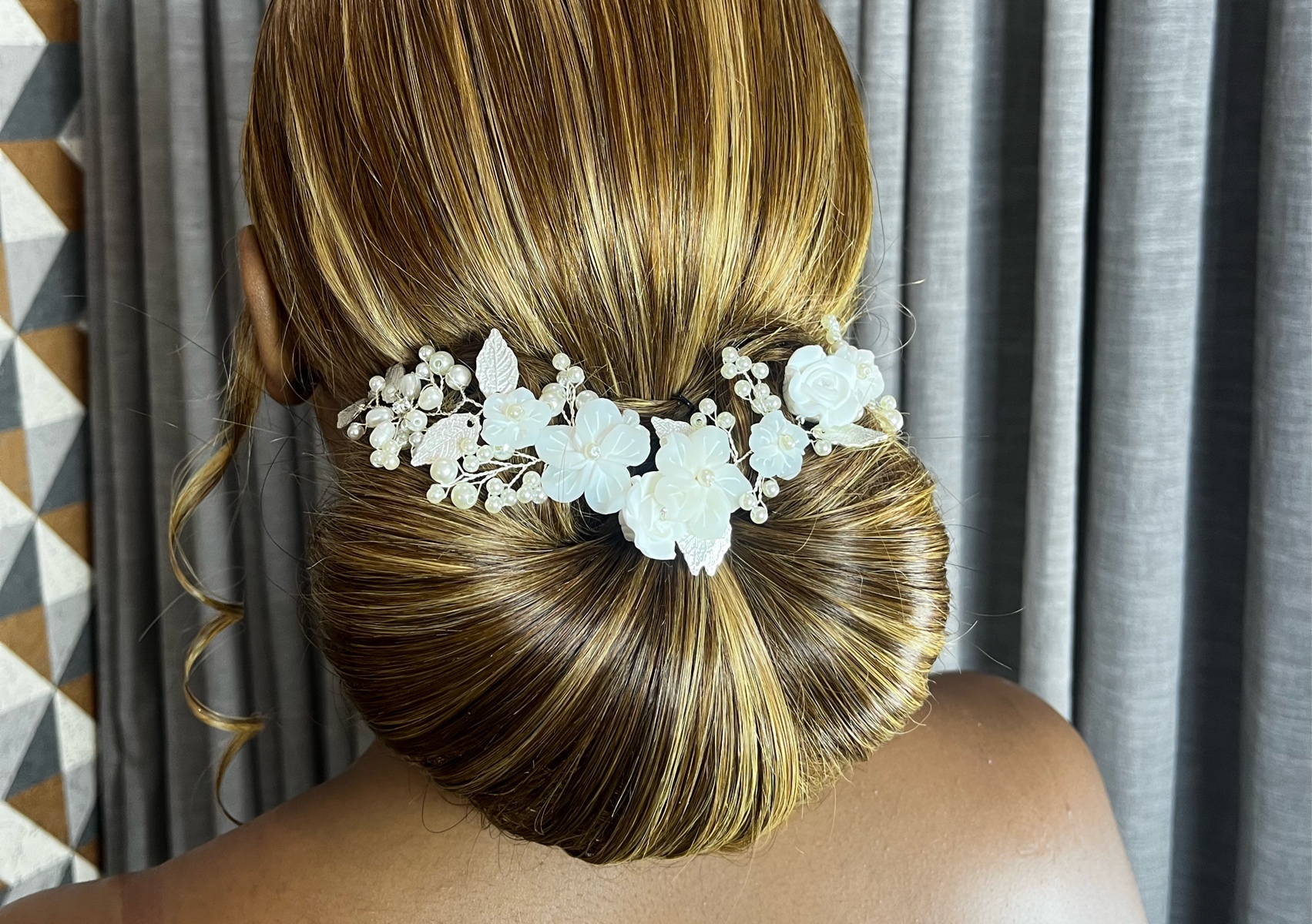 Wig Styling _ Classic Bun (excl.Wig Install cost)