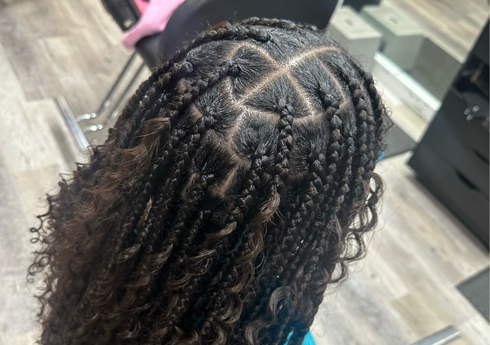Medium Knotless braids