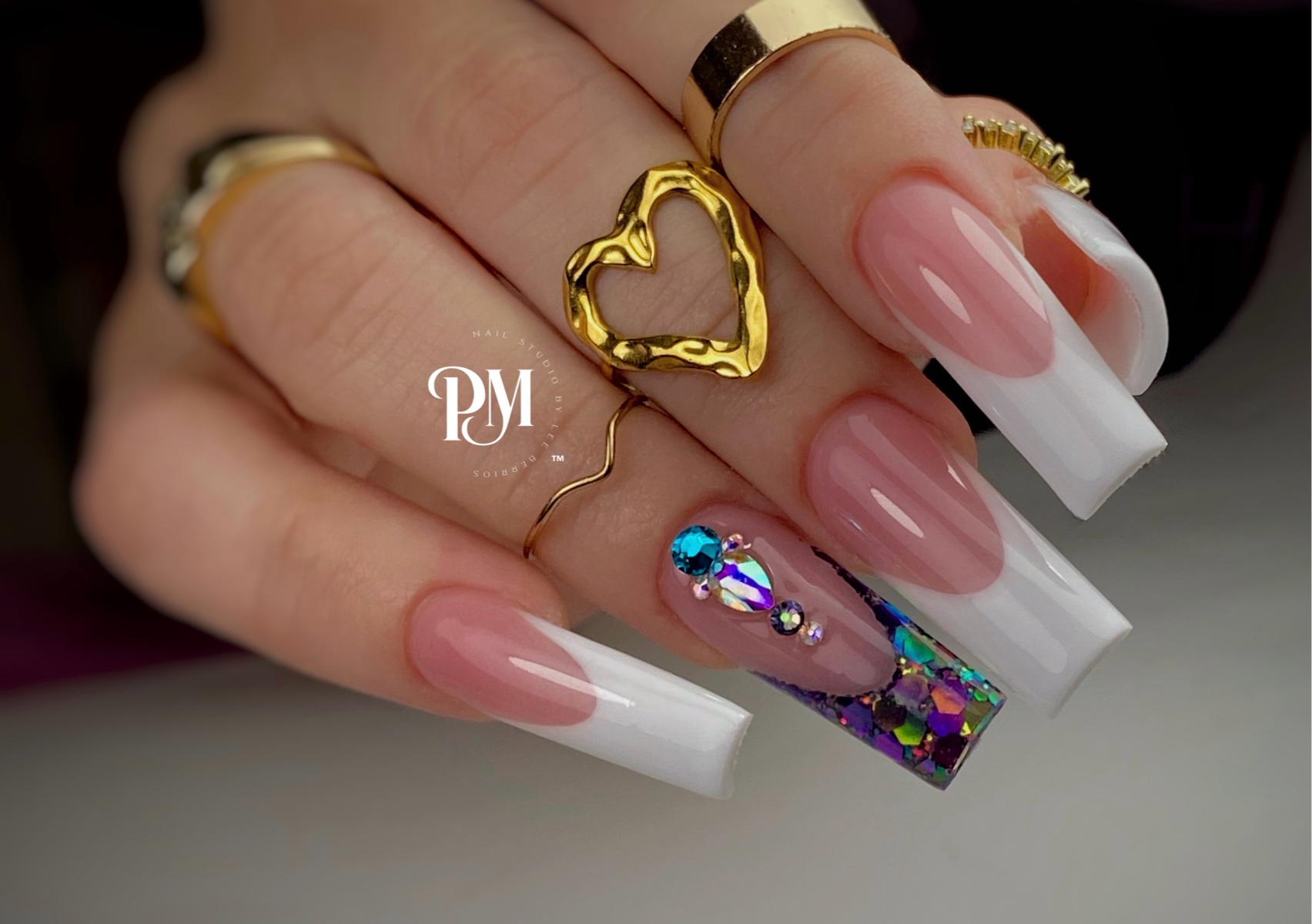 French/Dos Tonos Manos Largas