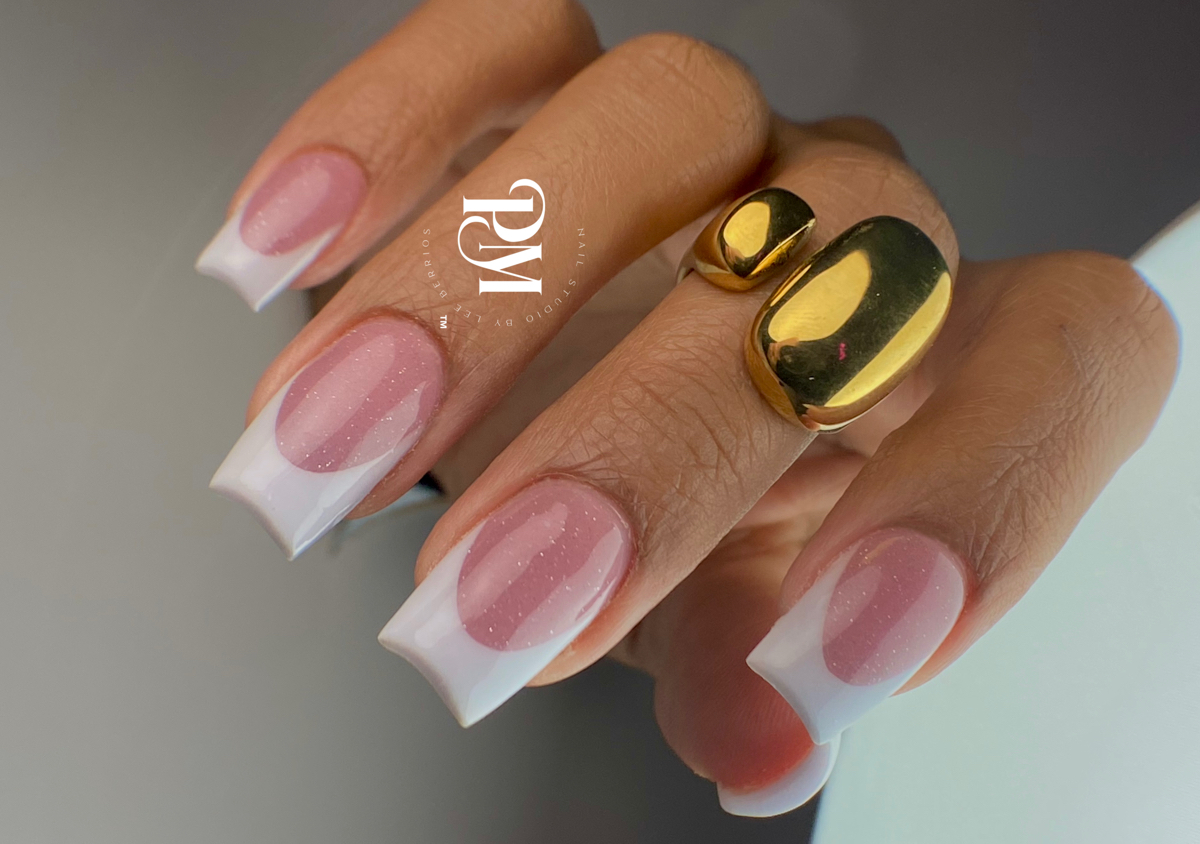 💅🏻French/Dos Tonos Manos Mediano  (2/2)