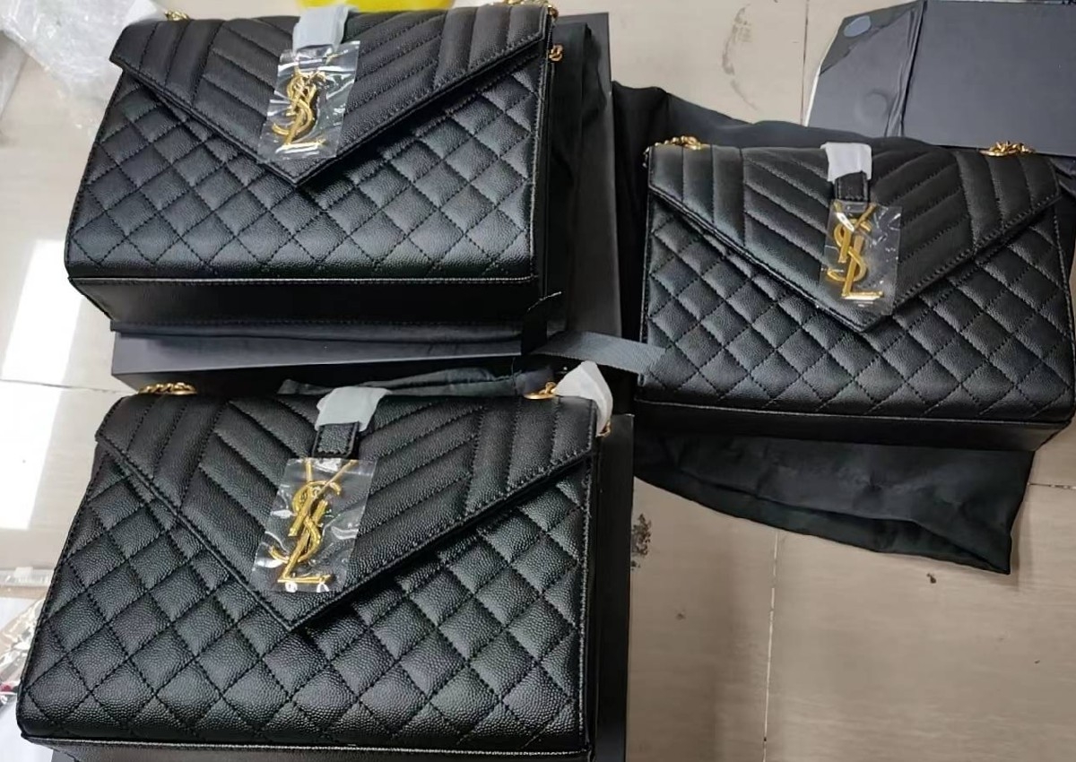 Ysl  Gold label  clutch 