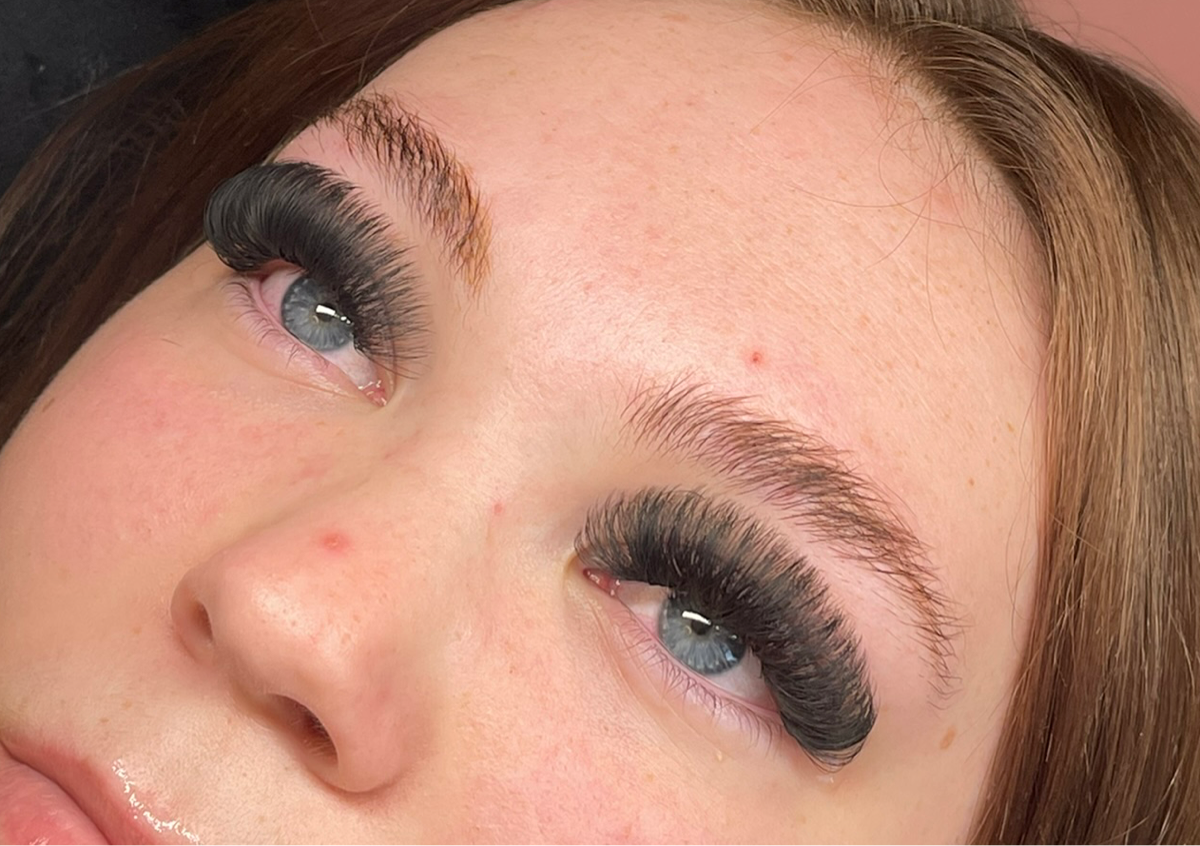 Mega volume russian lashes