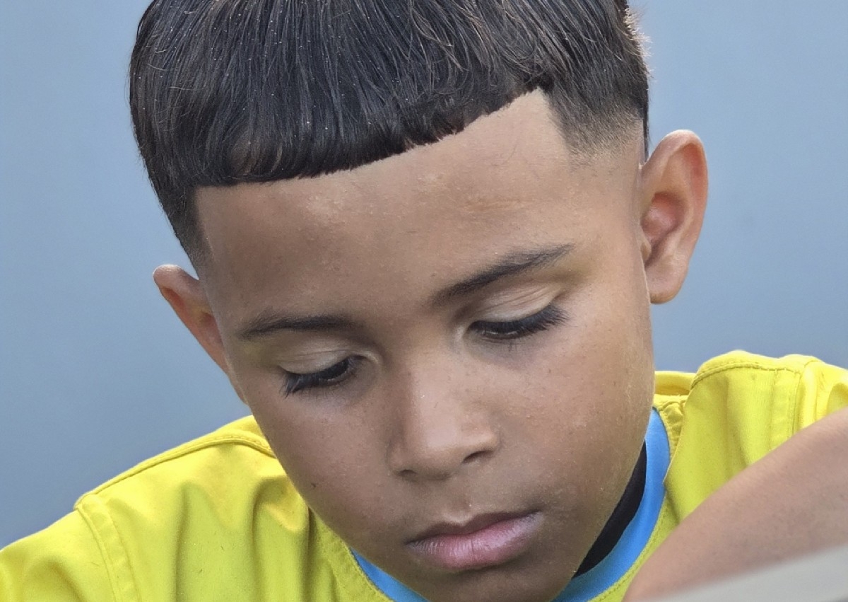 Recorte Niño menor 11 años