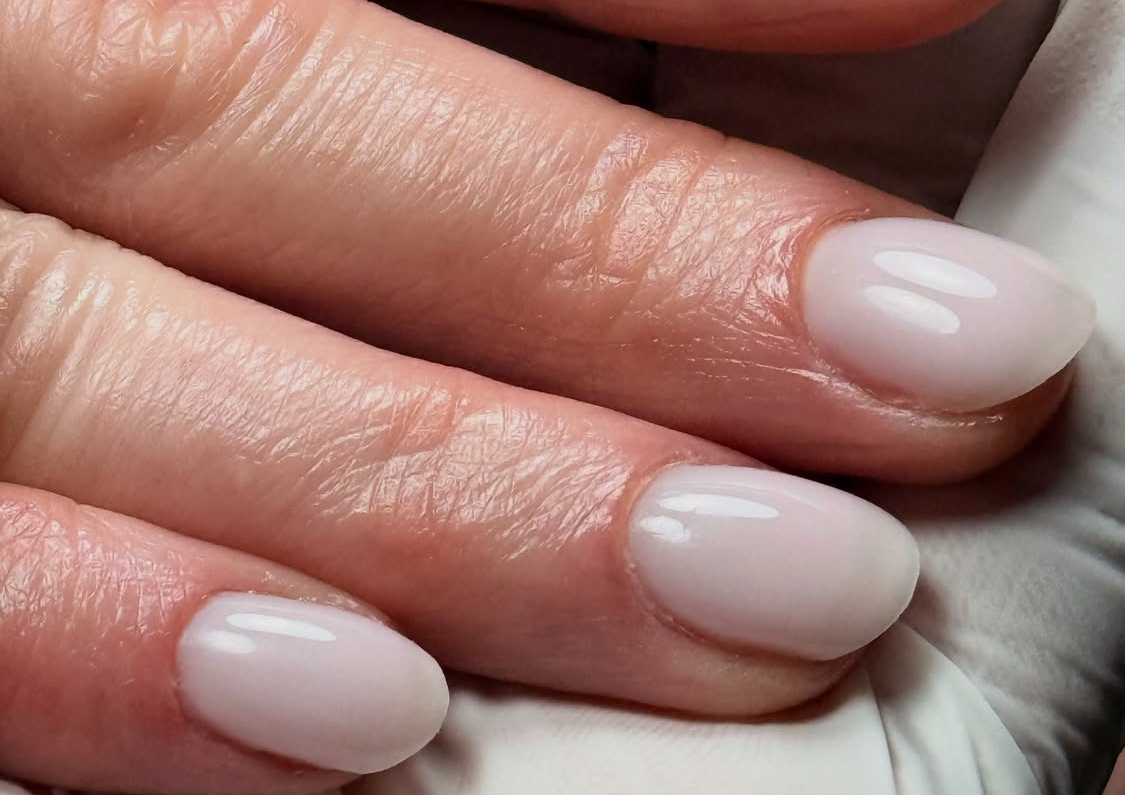  Hard gel short or natural nails plain