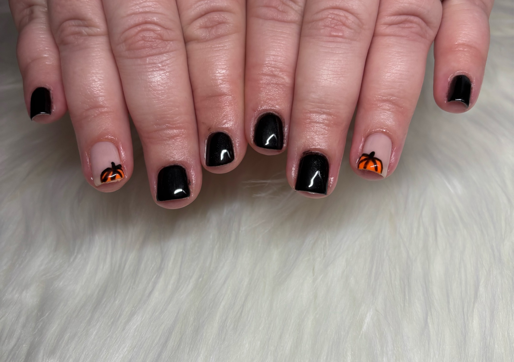 Basic Manicure (Minimal Art)