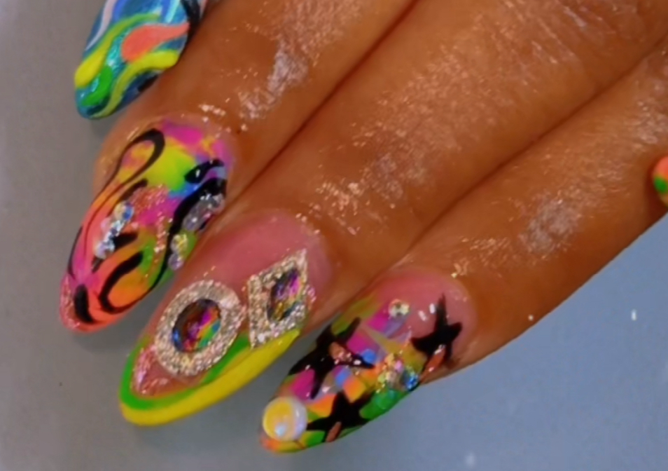 Free Style medium set includes colored acrylic and or nail art and stones also 3D