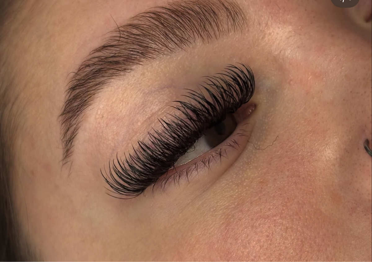Wispy Strip Lash Look Full Set