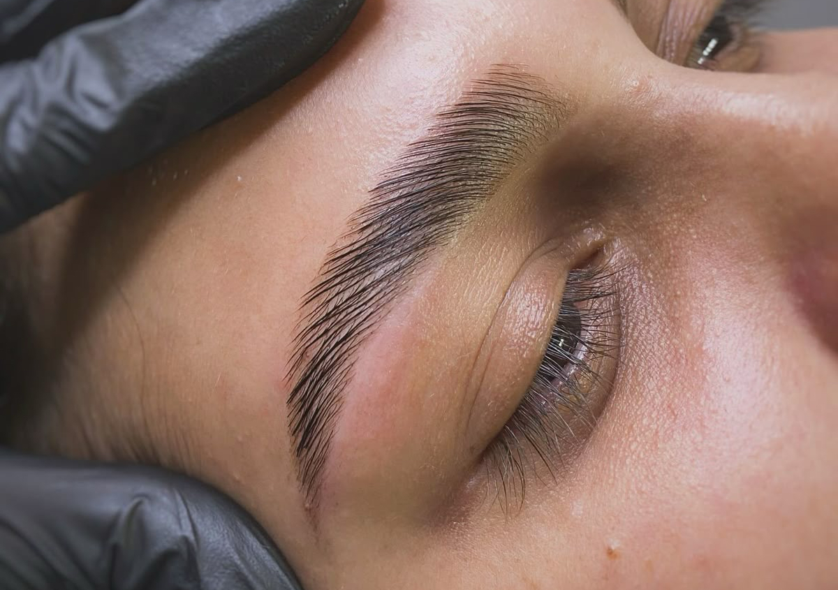 Laminado, Depilación y Tinte Híbrido de Cejas ✨