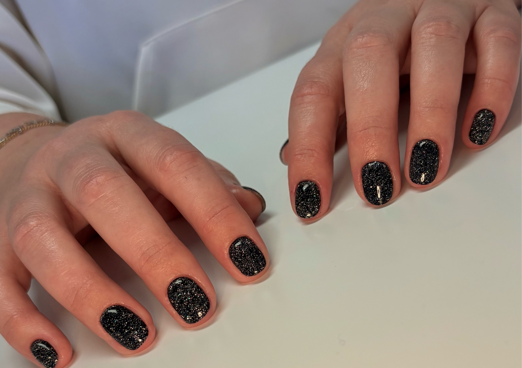 Hard Gel Full Set with Russian Durable gel system applied over short natural nails includes a single gel polish color.