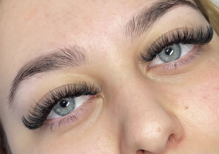Hybrid Lashes