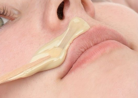 Depilación corporal: Bozo (parte superior del labio)